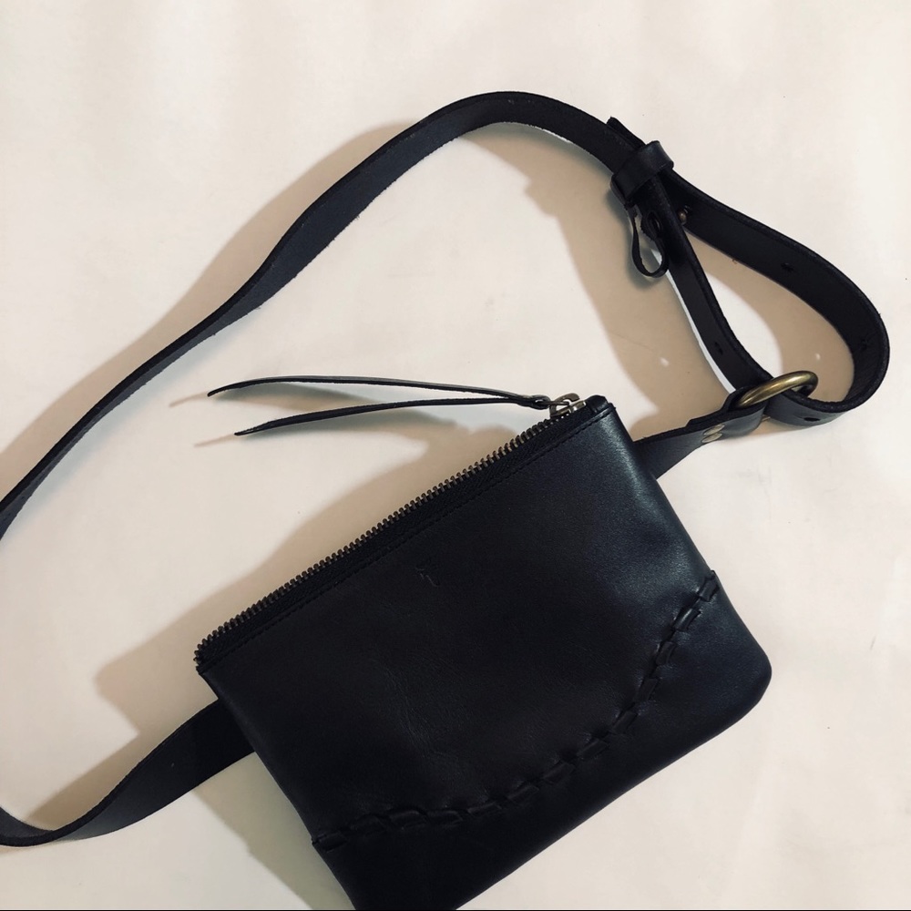 Frye belt w belt-bag black leather adjustable